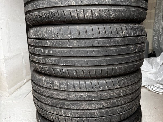 Продаю шину Michelin