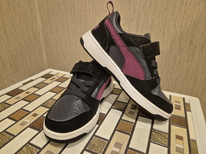 Puma Rebound V6 laste vabaajajalatsid (1 foto / 2)