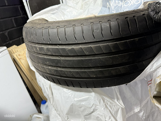 Продаются 4x летние шины Michelin 235/55 R19