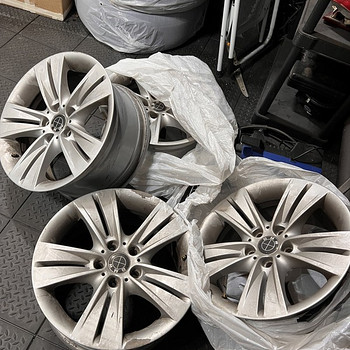 Продаются оригинальные литые диски BMW