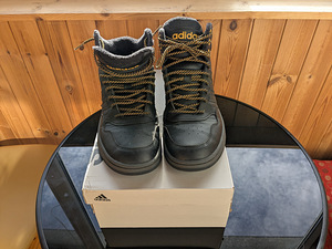 Adidas осенние/весенние кроссовки (4 фото из 7)