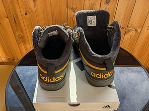 Adidas осенние/весенние кроссовки (6 фото из 7)