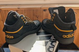Adidas осенние/весенние кроссовки (7 фото из 7)