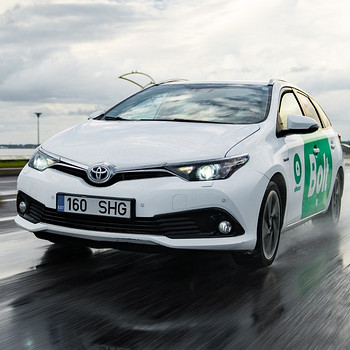 Auto rent BOLT Toyota Auris, hübriid, LPG gaas