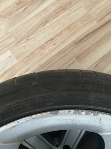 Диски с резиной Mercedes (3 фото из 3)
