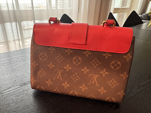 Louis Vuitton Locky (2 foto / 2)