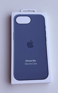 Apple iPhone 16e Silicone Case , Black / Winter Blue (3 фото из 4)