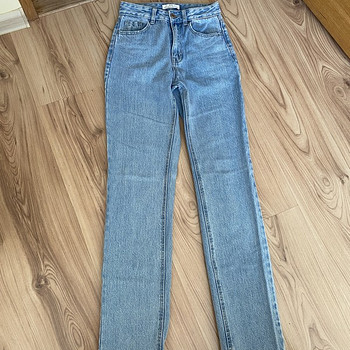 Новые джинсы Stradivarius из хлопка прямого кроя размер 32