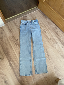 Uus Stradivarius D98 SIRGE SÄÄREGA VINTAGE-TEKSAD suurus 34. (1 foto / 2)