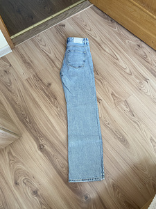 Uus Stradivarius D98 SIRGE SÄÄREGA VINTAGE-TEKSAD suurus 34. (2 foto / 2)