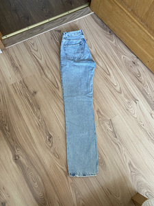 Новые Stradivarius джинсы размер 34 (2 фото из 2)