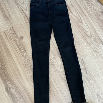 Uueväärne Zara skinny teksad suurus 34