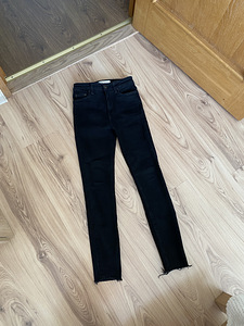 Uueväärne Zara skinny teksad suurus 34 (2 foto / 3)