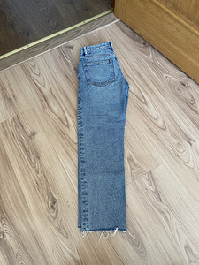 Uueväärne Sinsay High waist straight-lõikega teksapüksid suu (3 foto / 3)