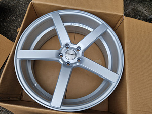 R22 Vossen erilaiused 5x120 - UUS (1 foto / 9)