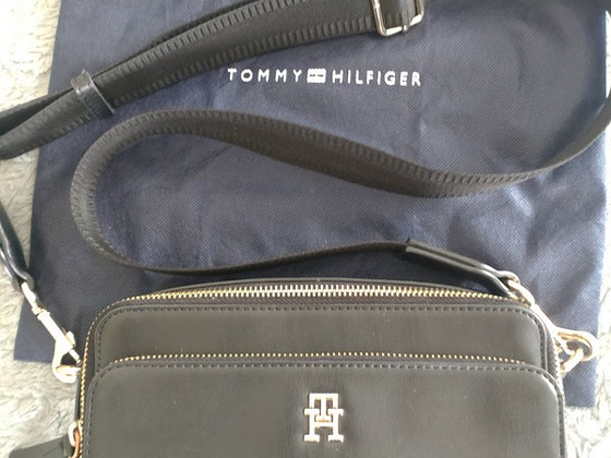 Tommy Hilfiger õlakott