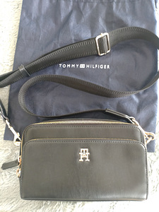 Сумка через плечо Tommy Hilfiger (1 фото из 3)