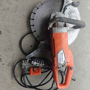 Teemantsaag Husqvarna K4000 (1 foto / 2)