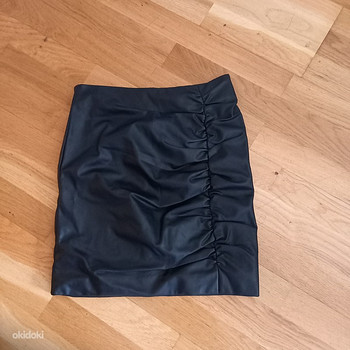 Müüa uus kunstnahast seelik Guess S suurus
