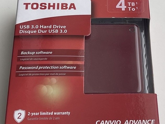 Toshiba Canvio Advance 4TB USB 3.0 , Red