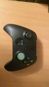 Продается Xbox (1 фото из 6)