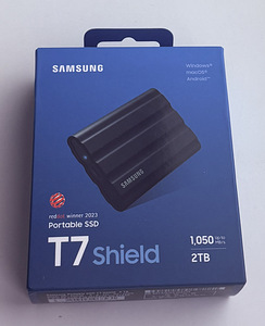 Samsung T7 Shield 2TB USB-C 3.2 (Gen 2) , Black (1 фото из 5)