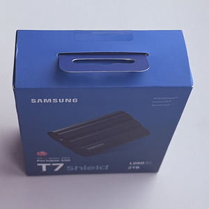 Samsung T7 Shield 2TB USB-C 3.2 (Gen 2) , Black (5 фото из 5)