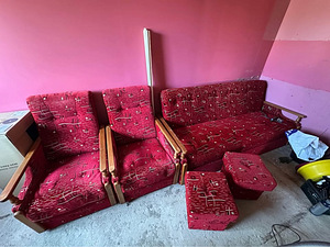 Mööblikomplekt, diivan, tugitoolid 2x, tumbad 2x (1 foto / 3)