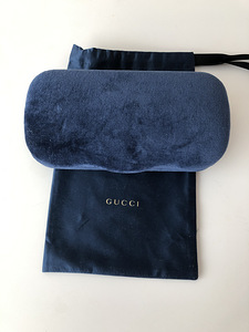 Очки солнцезащитные GUCCI (6 фото из 8)