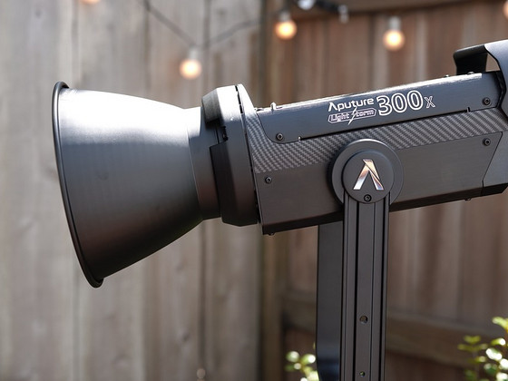 Aputure 300 x Storm Studio Lamp студийная лампа