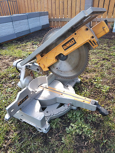 Продам циркулярную пилу DEWALT (2 фото из 3)