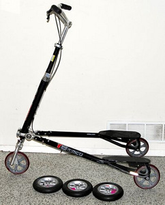 Трюковый самокат Trikke T8 (+запасные колеса) (2 фото из 9)
