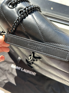 Сумка YSL Лоу Лоу Saint Laurent Loulou small bag (3 фото из 10)