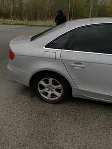 Audi A4 2011 1.88/88 кВт (5 фото из 9)
