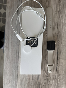Apple Watch SE (Gen 2) (2 фото из 4)