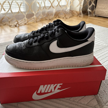 NIKE AIR FORCE 1'07