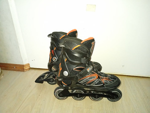 Продаю ролики (1 фото из 2)