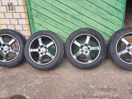 Литые диски для Toyota 5 отверстий.