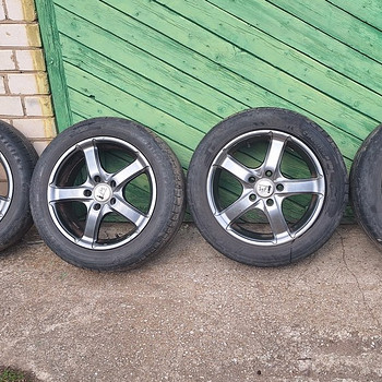 Valuveljed Toyota jaoks 5 avaga.