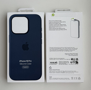 Apple iPhone 16 Pro Silicone Case with Magsafe (6 фото из 10)