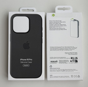 Apple iPhone 16 Pro Silicone Case with Magsafe (7 фото из 10)