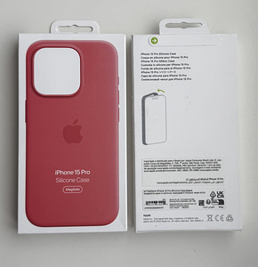 Apple iPhone 15 Pro Silicone Case with Magsafe (1 фото из 7)