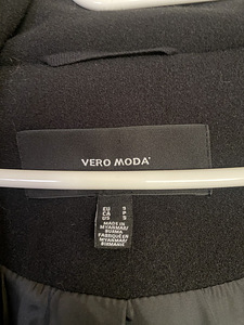 Новое пальто с капюшоном VERO MODA (3 фото из 3)