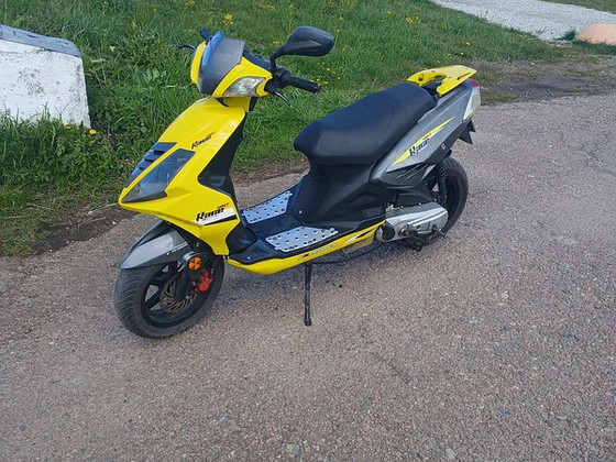 Moped Explorer