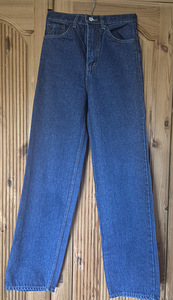 Naiste teksad Levi Strauss&CO, uued, 28/32 (2 foto / 4)