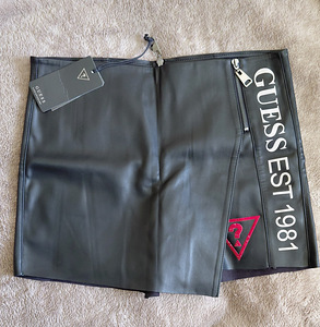 Юбка/шорты Guess (1 фото из 3)