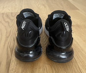 NIKE Air Max 270 Ws black/anthracite/white 36,5 (2 foto / 6)