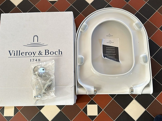 Сиденье и крышка для унитаза Villeroy & Boch Subway