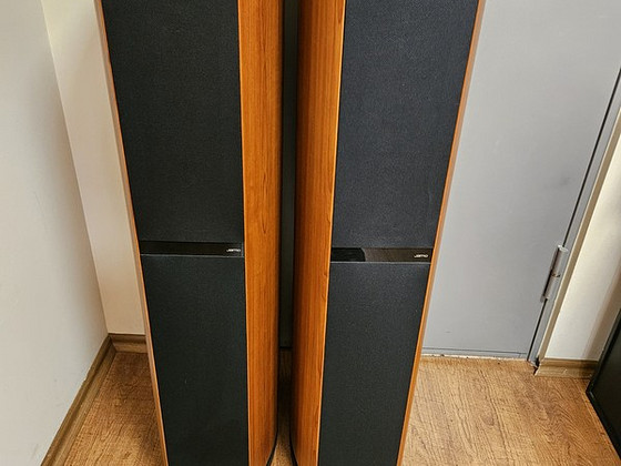 Jamo D590 HiFi Floorstanding Speaker.