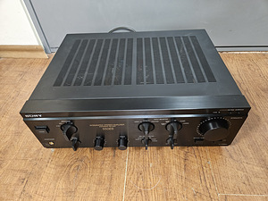 Sony TA-F550ES Integrated Stereo Amplifier  (2 foto / 4)
